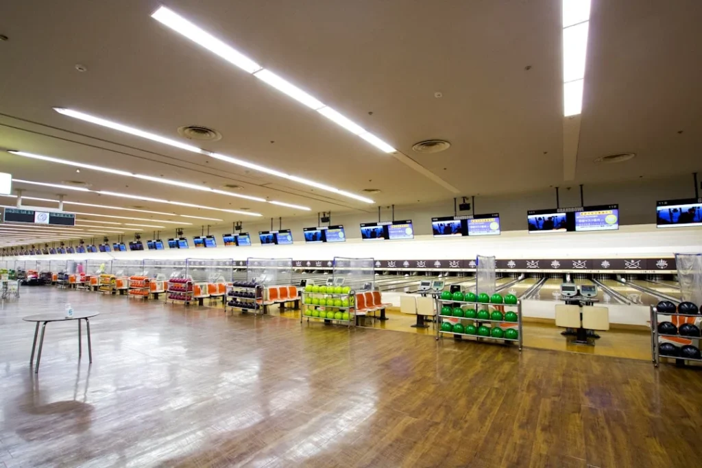 Choosing Shelves Store Planning