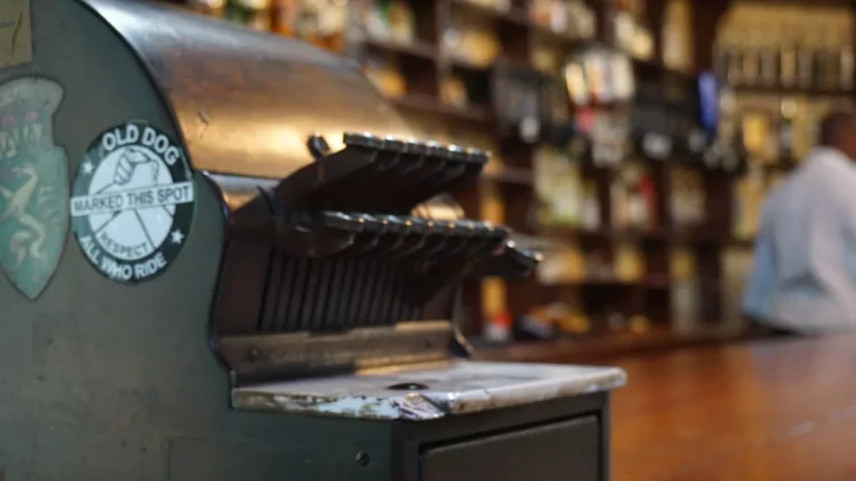 Ergonomic Design Comfortable Cashier