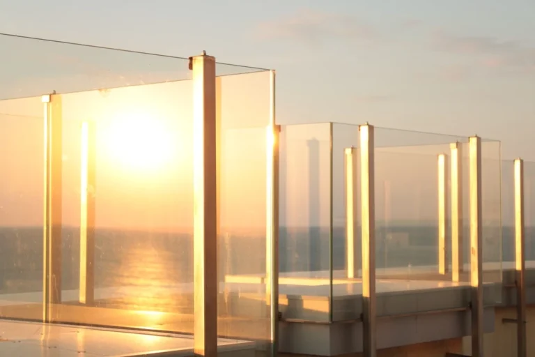 Glass Display Elegant Showcase