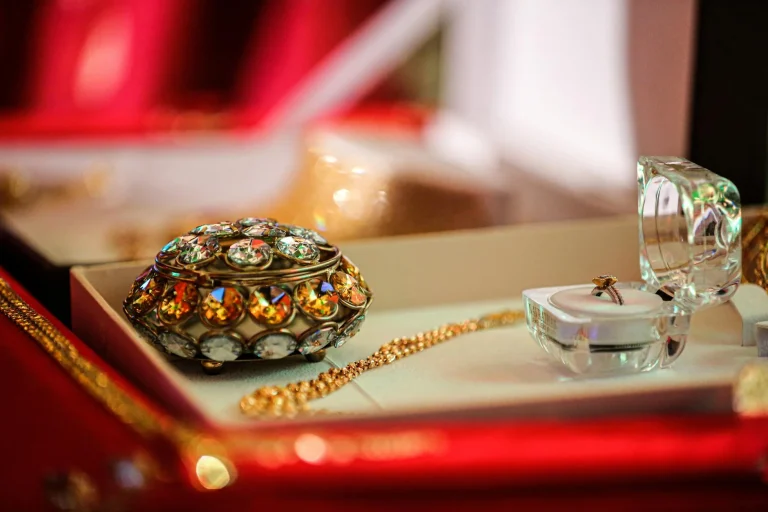 Gold Shop Luxury Display