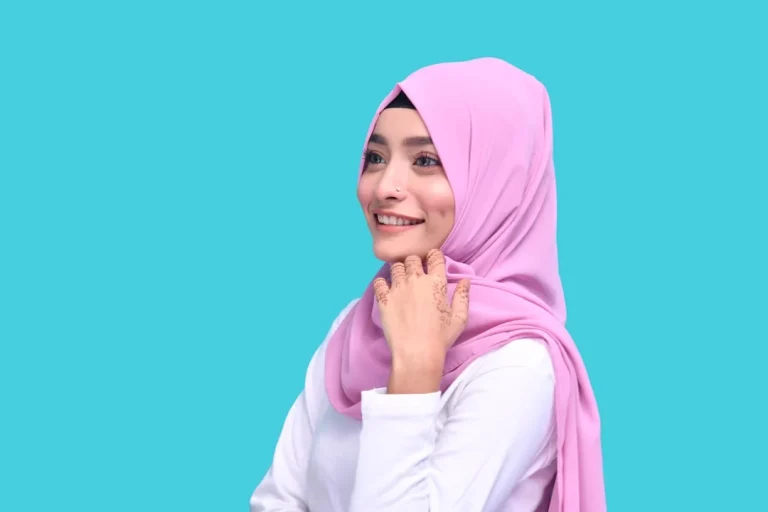 Mannequin Types Hijab Rack