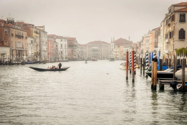 Mengapa Rak Gondola Kunci Sukses Toko Anda?