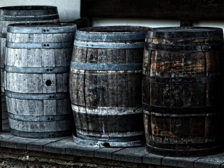 Metal Shelves Storage Solution
