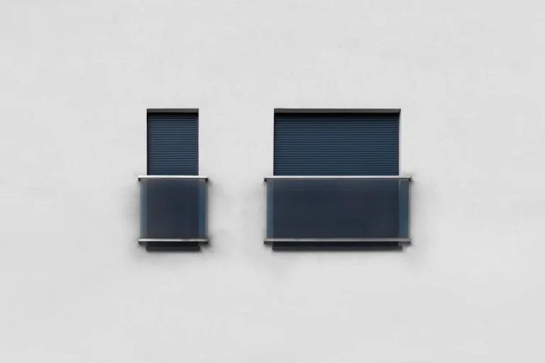 Minimalist Rack Modern Display