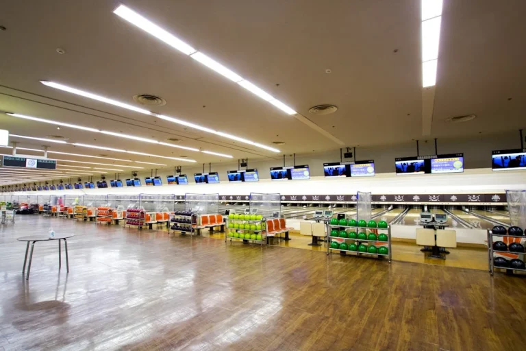 Minimarket Aisle Clean Store