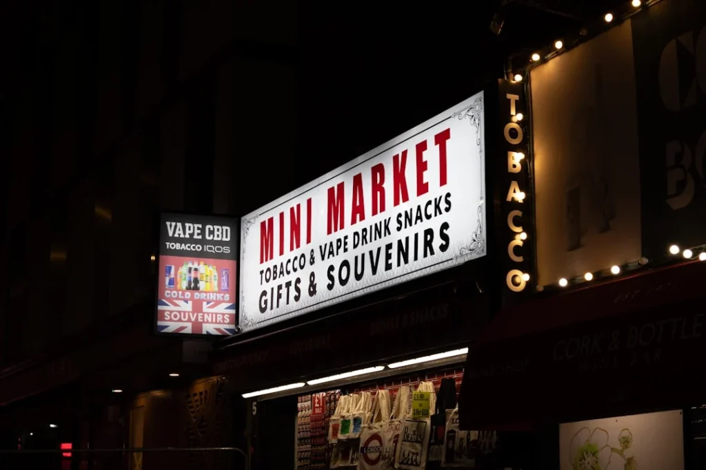 Minimarket Hooks Store Display