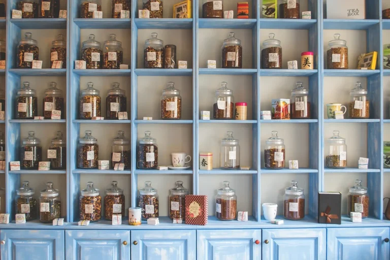 Minimarket Shelves