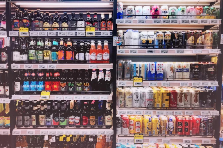 Minimarket Shelves Store Display
