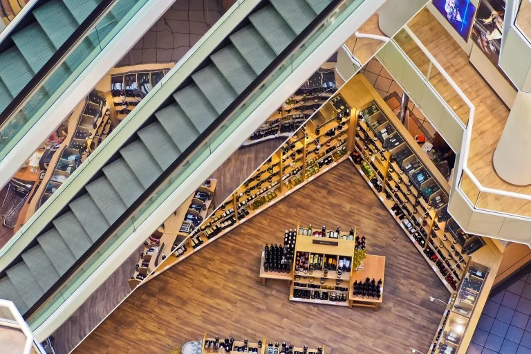 Modern Shelves Store Design