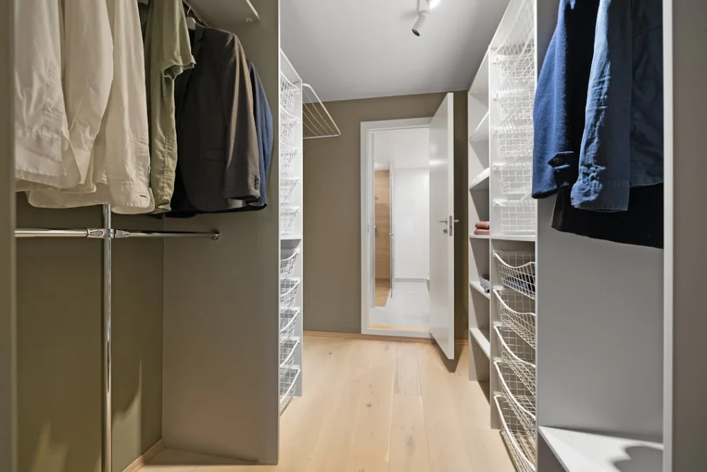 Modern Shelving Clean Design