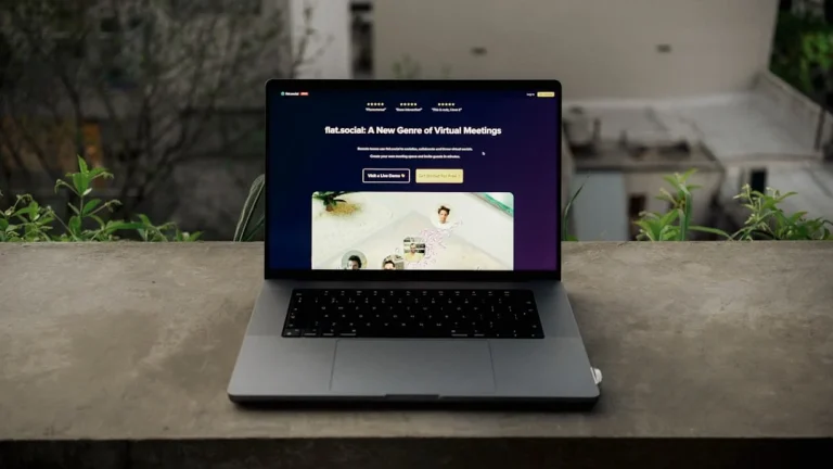 Online Shopping Laptop Screen