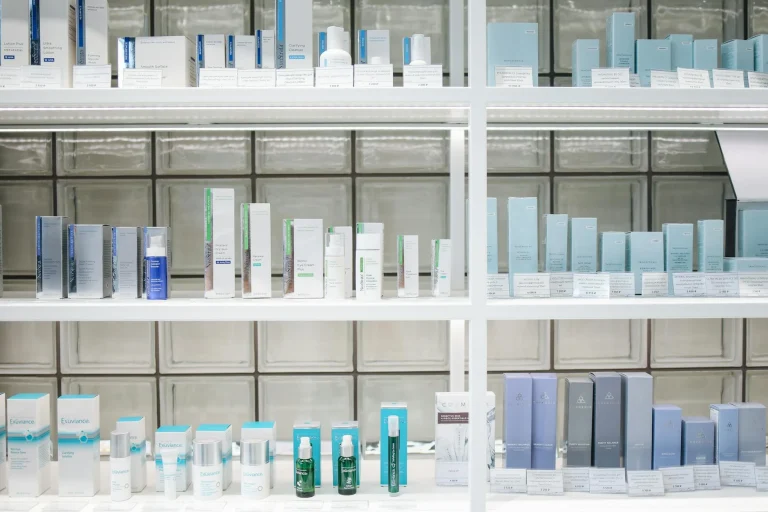 Pharmacy Display Retail Shelving