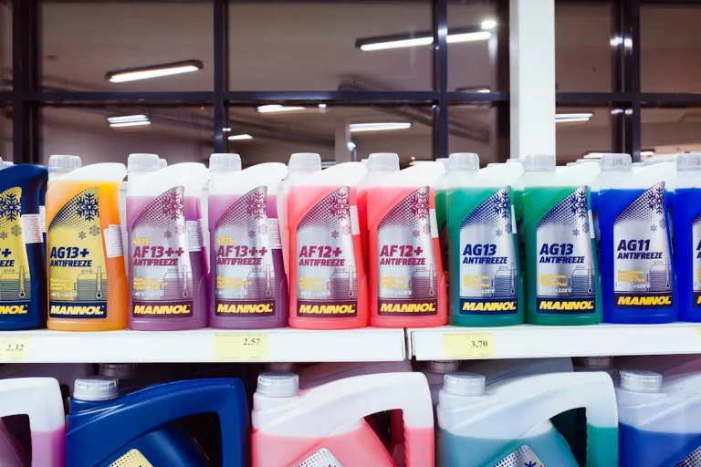 Plastic Shelves Storage Solutions