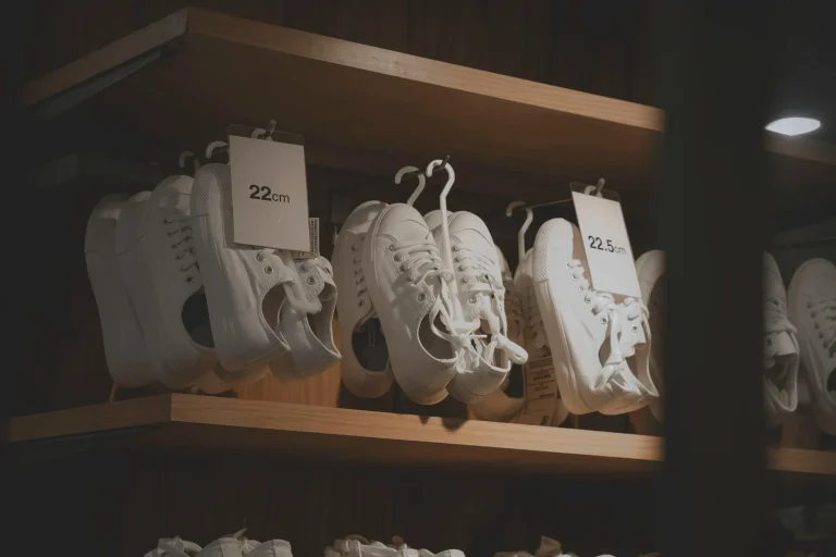 Premium Shelves Retail Display