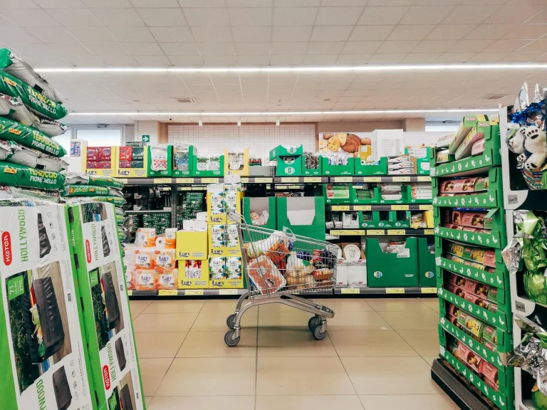 Product Arrangement Supermarket Aisle
