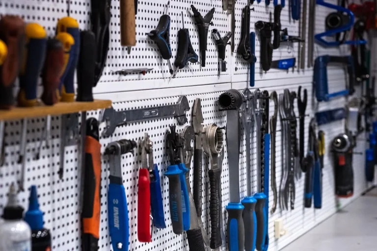 Rack Repair Shelf Maintenance Tools
