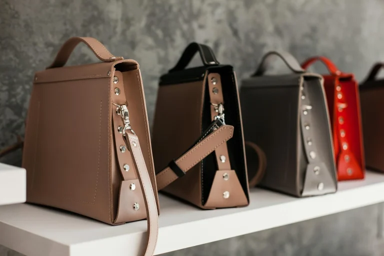 Rak Display Toko Tas