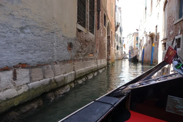 Rak Gondola Modern Itu Yang Bagaimana?