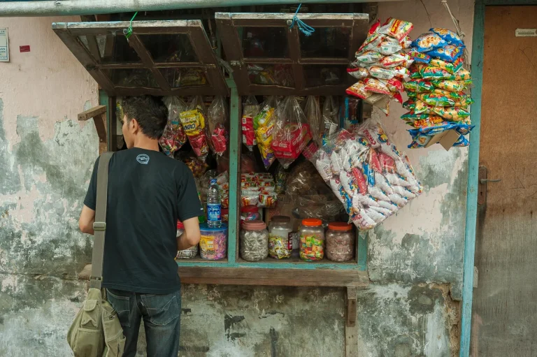 Rak Minimarket Kecil