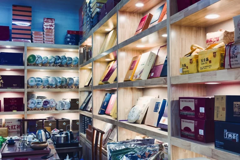 Retail Display Store Shelves