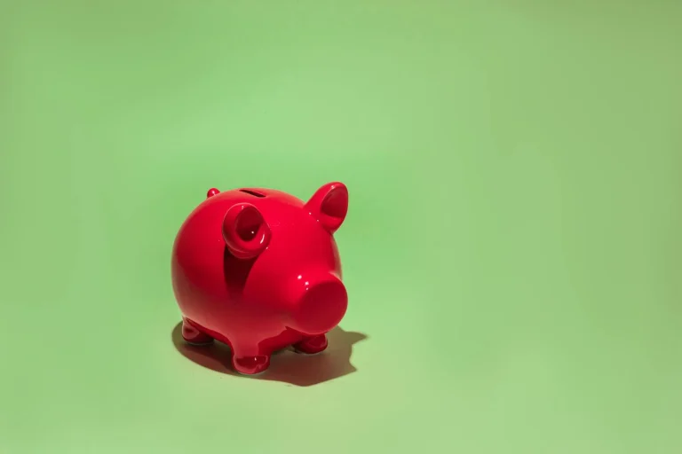 Retail Investment Money Savings