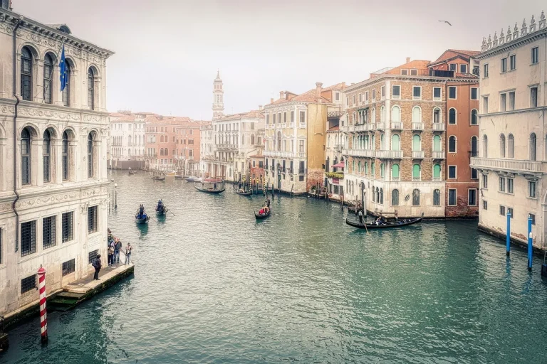 Risiko Yang Mengintai Saat Berburu Rak Gondola Online