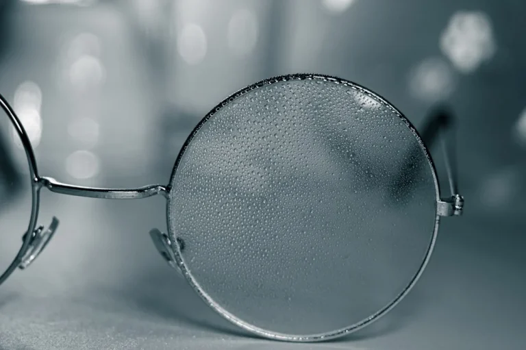 Searching Magnifying Glass