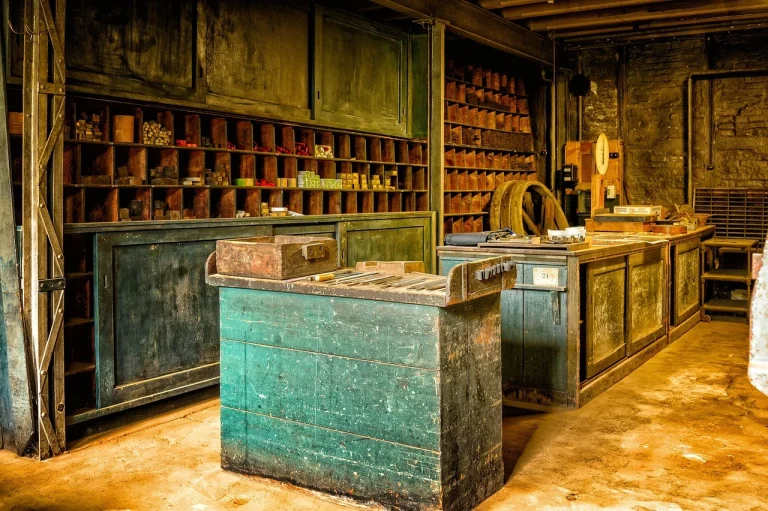 Shop Gondola Retail Shelves