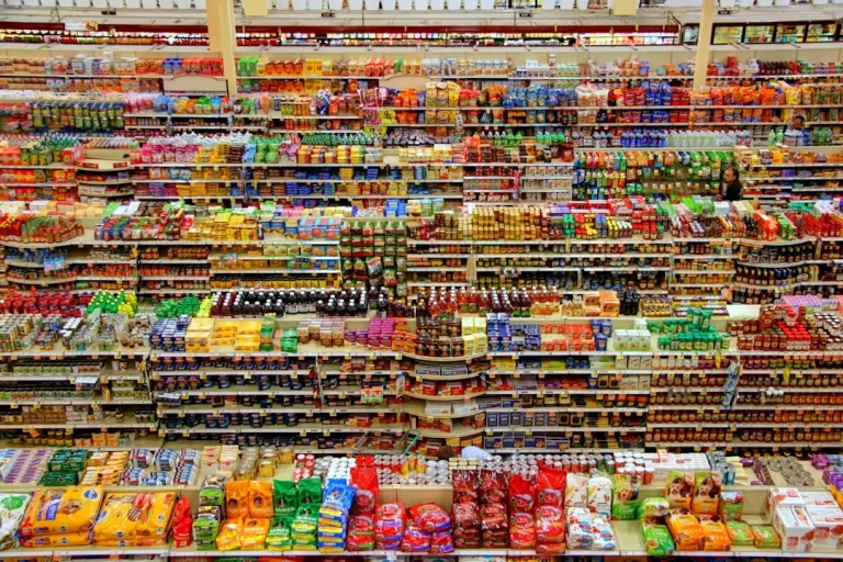 Snack Arrangement Retail Strategy