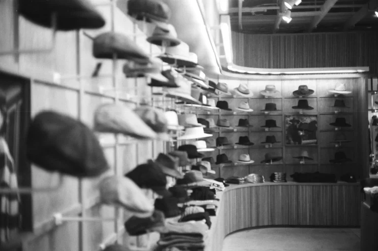 Store Display Gondola Shelves