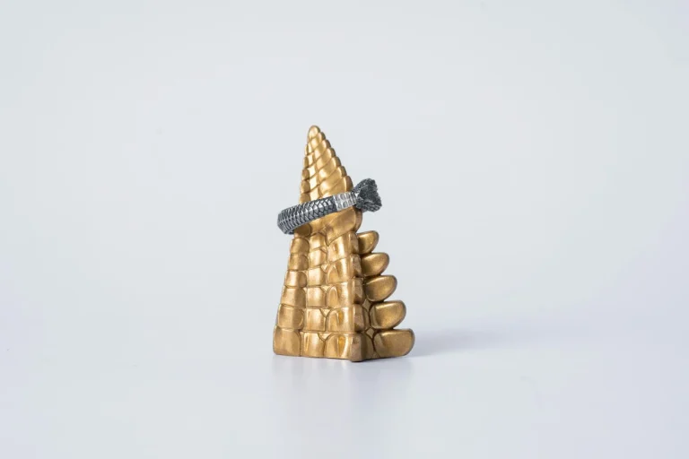 Strong Metal Modern Design Durable Stand