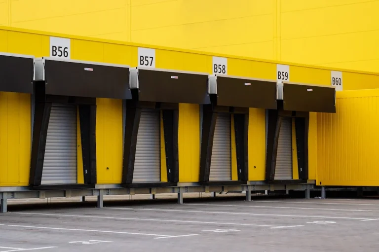 Sturdy Shelving Retail Fixture
