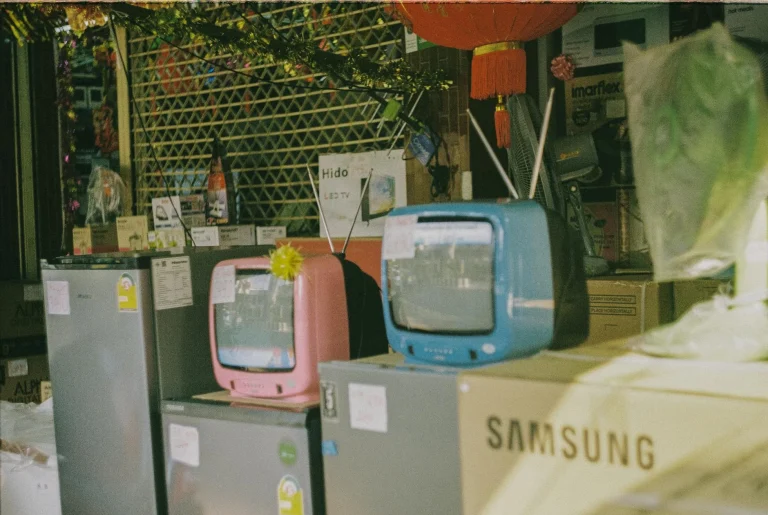 TV Store Display Rack Electronics Shop