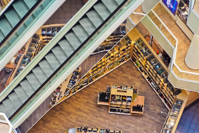 Used Shelves Retail Display