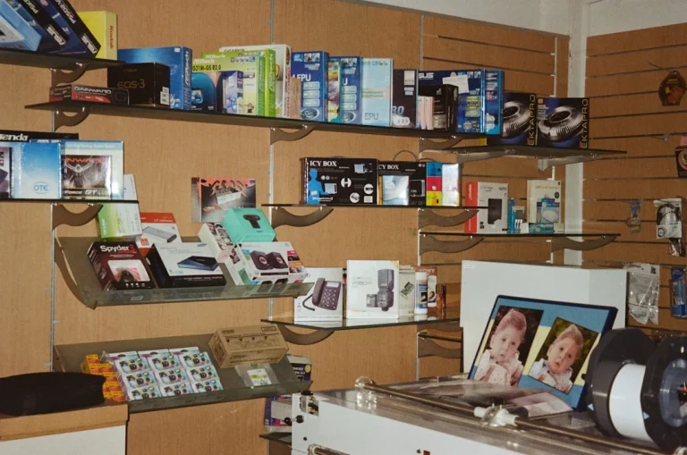 Used Shelves Retail Shop Money Saving