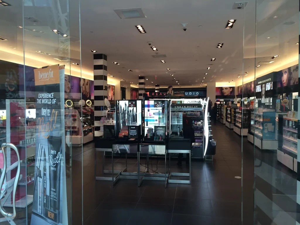 Used Shelves Retail Store