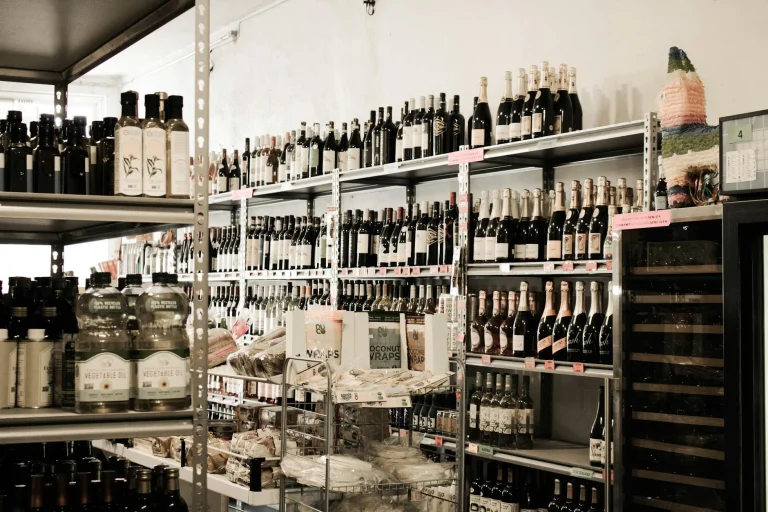Used Shelves Retail Store