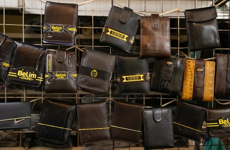 Wallet Arrangement Product Layout Retail Strategy